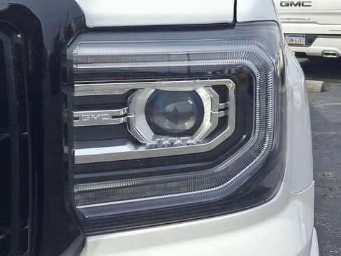 Used 2017 GMC Sierra 1500 Denali image 9
