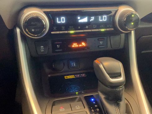 Used 2024 Toyota RAV4 Limited w/ Advanced Technology Package AWD/4WD image 13