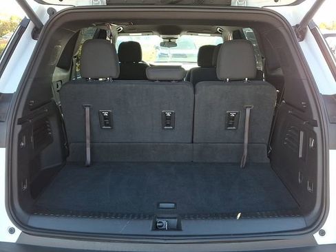 Used 2025 GMC Acadia Elevation image 31