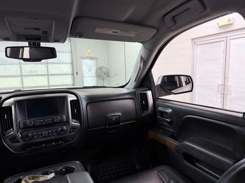 Used 2018 Chevrolet Silverado 1500 LTZ w/ Sport Package AWD/4WD image 29