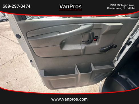 Used 2004 Chevrolet Express 3500 image 8