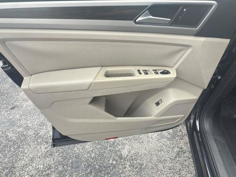 Used 2019 Volkswagen Atlas SE w/ Towing Package FWD image 14