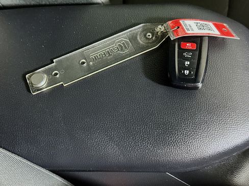 Used 2023 Toyota RAV4 XLE w/ Convenience Package FWD image 33