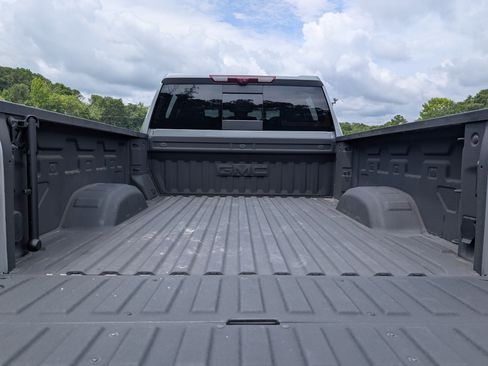 Used 2025 GMC Sierra 2500 Denali w/ Denali Reserve Package AWD/4WD image 19