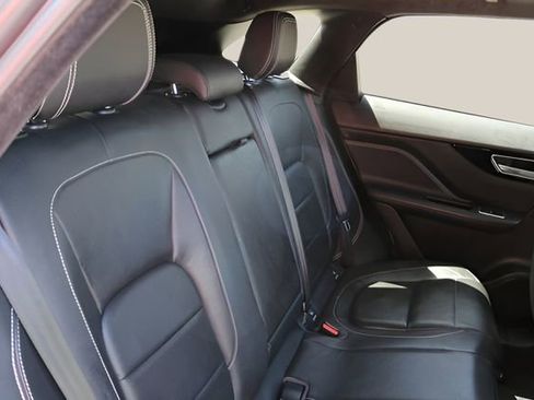 Used 2019 Jaguar F-PACE R-Sport image 17