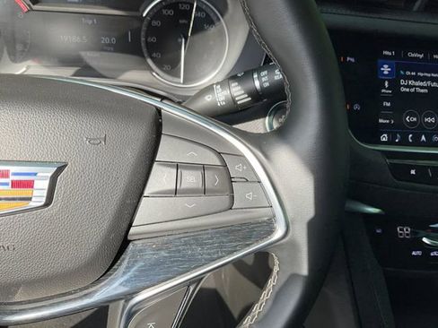 Used 2025 Cadillac XT5 Premium Luxury FWD image 13