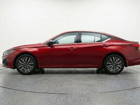 Used 2025 Nissan Altima 2.5 SV image 5