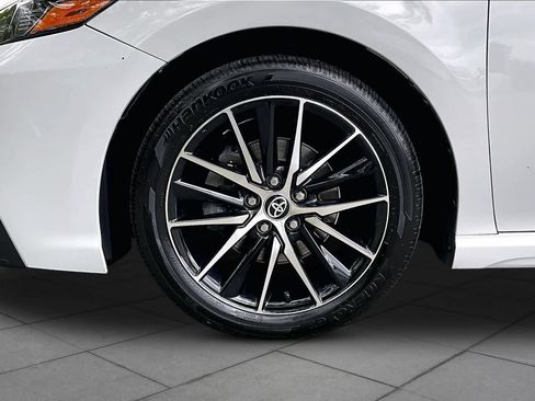 Used 2024 Toyota Camry SE FWD image 11