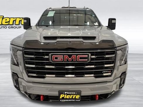 Used 2024 GMC Sierra 2500 AT4 w/ Technology Package AWD/4WD image 9