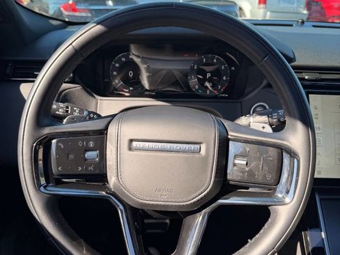 Used 2025 Land Rover Range Rover Velar Dynamic SE image 3