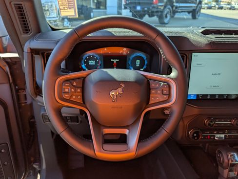 New 2025 Ford Bronco Badlands image 21
