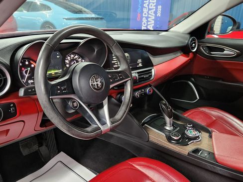 Used 2017 Alfa Romeo Giulia Ti image 8