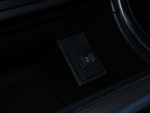 Used 2024 Ford Edge Titanium image 31