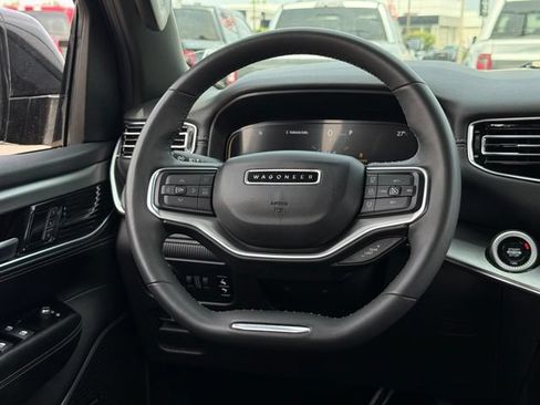 Used 2024 Jeep Wagoneer Series II AWD/4WD image 8