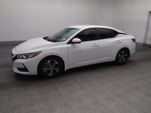 Used 2021 Nissan Sentra SV image 2