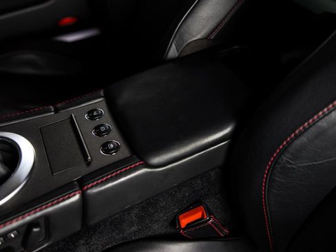 Used 2007 Aston Martin V8 Vantage Coupe RWD image 30