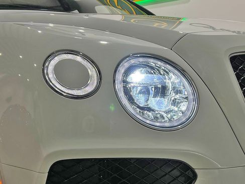 Used 2019 Bentley Bentayga image 76