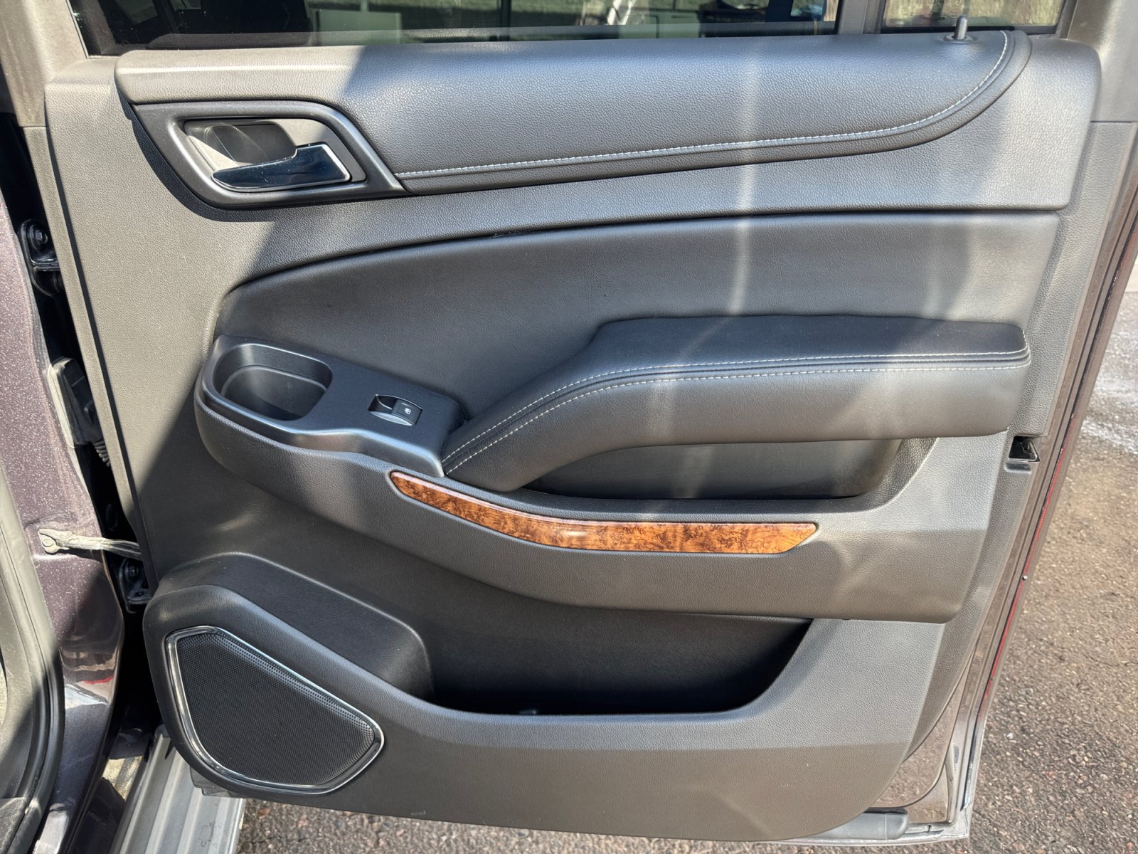 Used 2015 Chevrolet Suburban LTZ AWD/4WD image 31