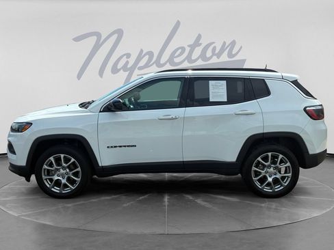 Used 2022 Jeep Compass Latitude AWD/4WD image 4