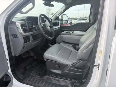 Used 2023 Ford F350 XL w/ FX4 Off-Road Package image 4