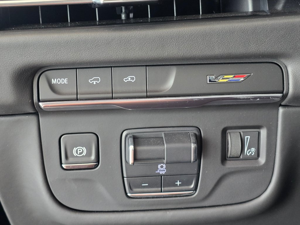 Used 2025 Cadillac Escalade V AWD/4WD image 37