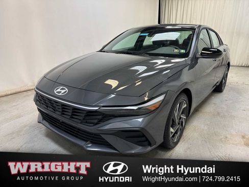 Certified 2025 Hyundai Elantra Sport FWD image 3