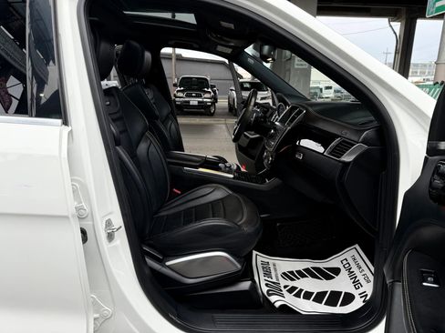 Used 2016 Mercedes-Benz GL 63 AMG 4MATIC image 27