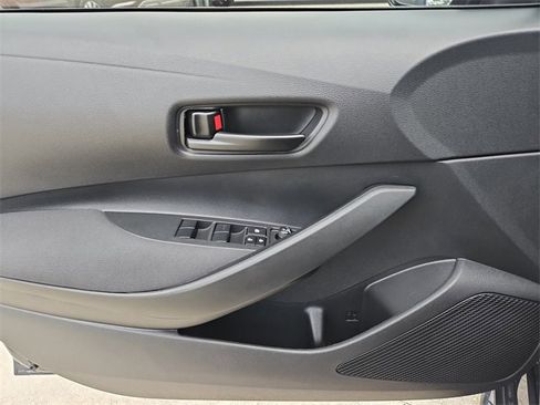 Used 2023 Toyota Corolla LE image 19