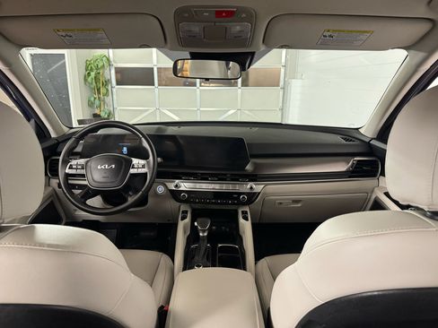 Used 2023 Kia Telluride S image 30