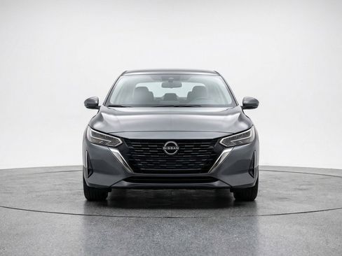 Used 2025 Nissan Sentra SV FWD image 2