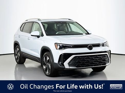 New 2026 Volkswagen Taos SE AWD/4WD image 1