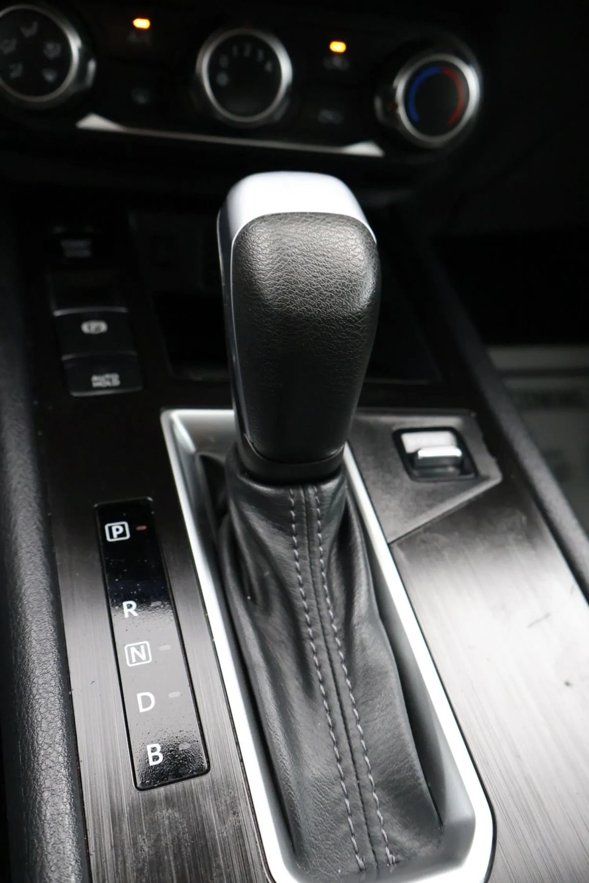 Used 2025 Nissan Kicks SV FWD image 32