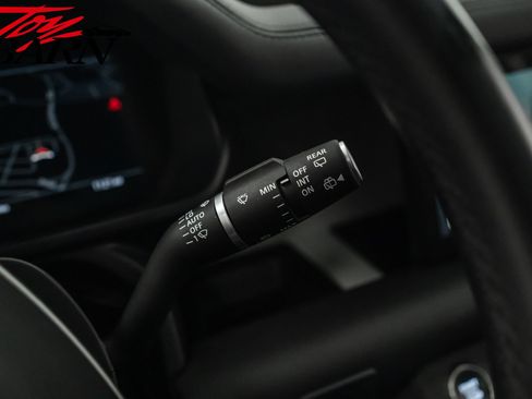 Used 2023 Land Rover Defender 110 X-Dynamic SE image 33