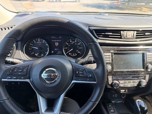 Used 2020 Nissan Rogue SL w/ Premium Package AWD/4WD image 12