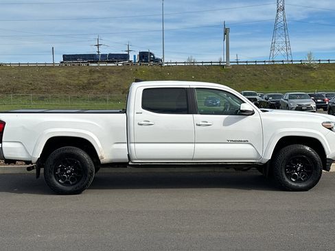 Used 2019 Toyota Tacoma SR5 image 2