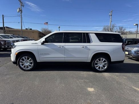 Used 2024 Chevrolet Suburban High Country image 6