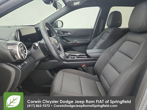 Used 2026 Chevrolet Equinox LT AWD/4WD image 18