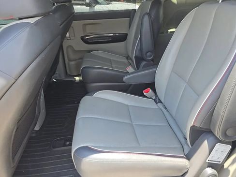 Used 2015 Kia Sedona SX FWD image 5