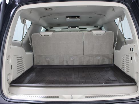 Used 2017 GMC Yukon XL Denali w/ Open Road Package image 27