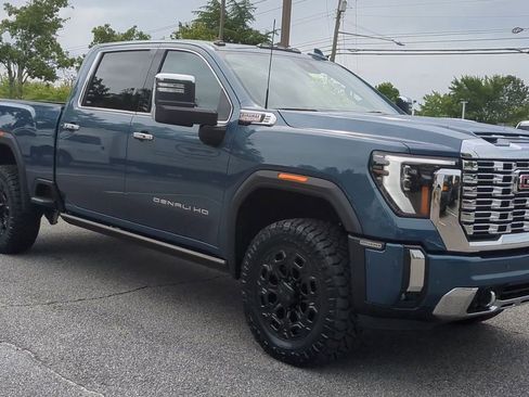 New 2025 GMC Sierra 2500 Denali w/ Denali Reserve Package image 2