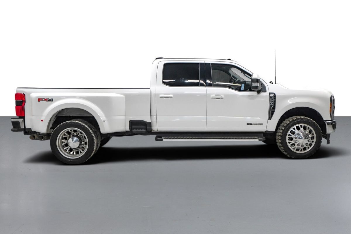 Used 2023 Ford F350 Lariat w/ Tow Technology Package AWD/4WD image 5