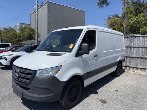 Used 2025 Mercedes-Benz Sprinter 2500 image 1