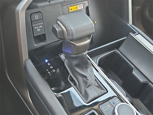 Used 2023 Toyota Sequoia Limited image 28