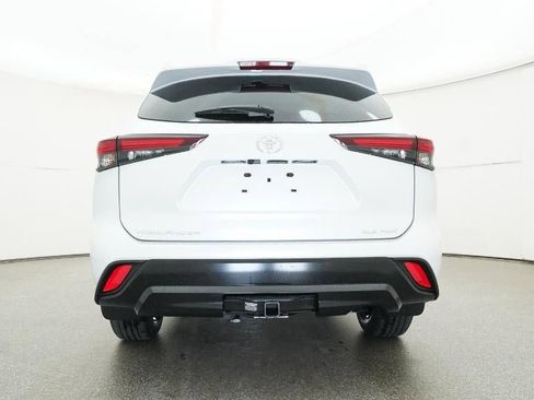 New 2026 Toyota Highlander XLE image 23