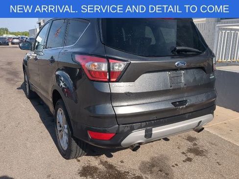 Used 2017 Ford Escape SE FWD image 4