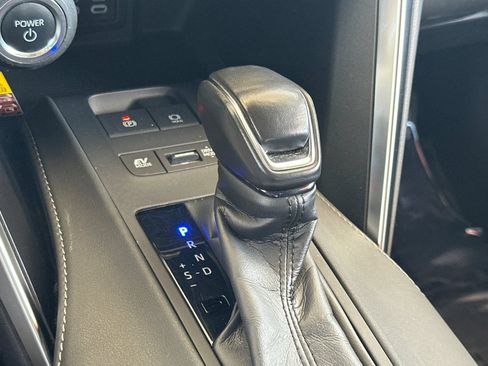 Certified 2024 Toyota Venza LE AWD/4WD image 25