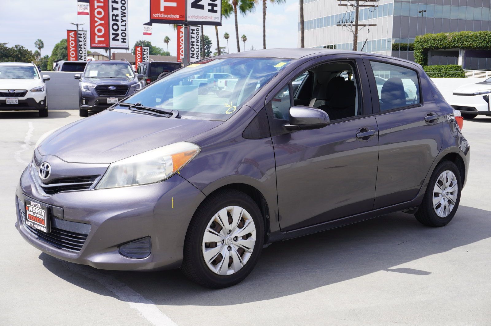 Used 2014 Toyota Yaris LE FWD image 3