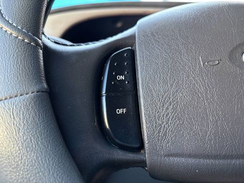 Used 2003 Ford E-150 and Econoline 150 image 28