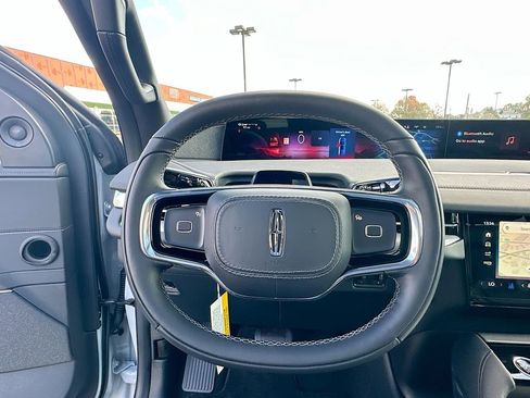 New 2025 Lincoln Navigator Reserve w/ Jet Appearance Package image 18