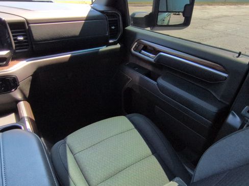 Used 2025 Chevrolet Silverado 2500 LT AWD/4WD image 15